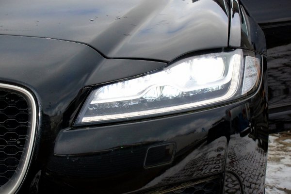 _Błotnik przód lewy Jaguar XF X260 2016 Sedan (kod lakieru: Ultimate Black)