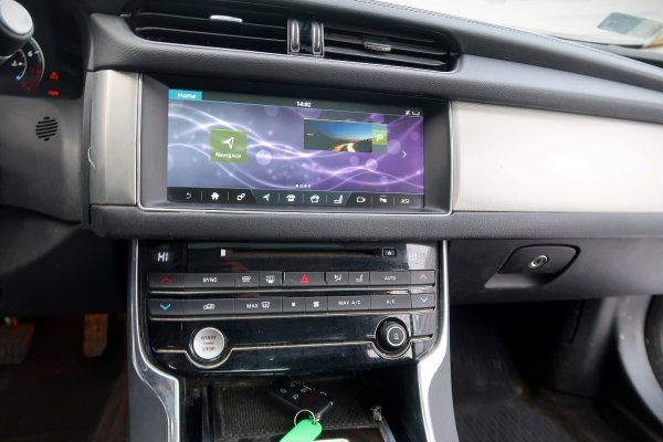 _Szyberdach panorama Jaguar XF X260 2016 Sedan