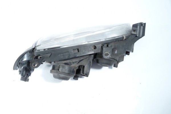_Reflektor lewy Toyota Avensis T22 2000-2003