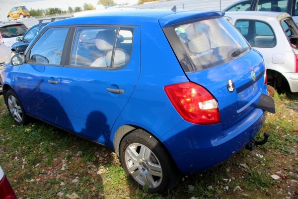 Hak holowniczy Skoda Fabia II 5J 2007 1.4i BBM Hatchback 5-drzwi