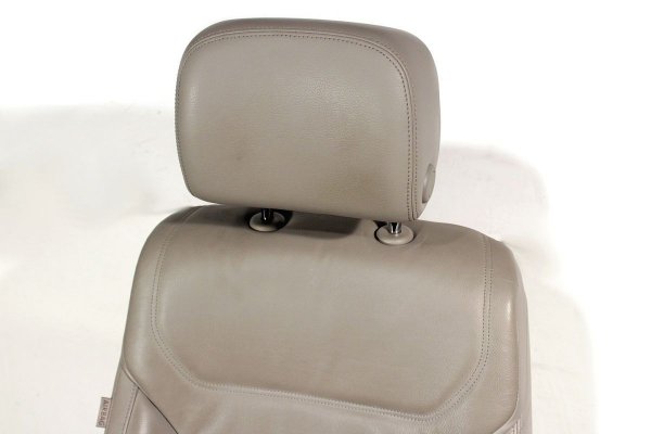 Fotel prawy pasażera VW Touareg 7P 2012