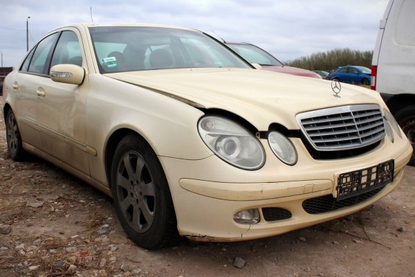 Zamek drzwi przód prawy Mercedes E-klasa W211 2002 Sedan 