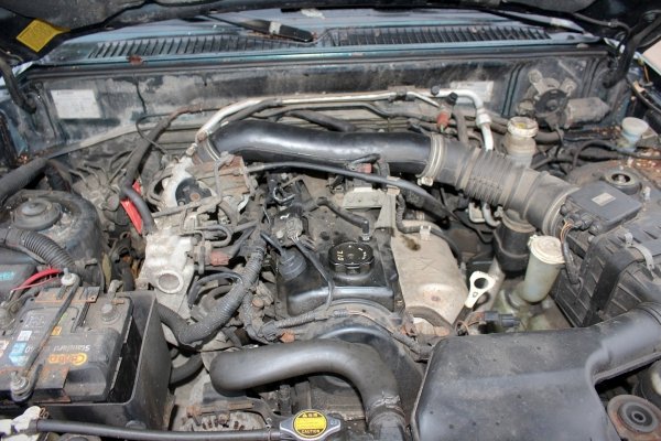 Pas przód Mitsubishi Pajero Pinin 2003