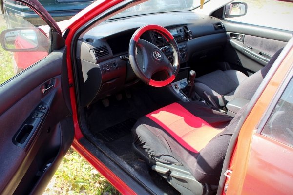 Toyota Corolla E12 2004 1.4VVTI 4ZZ-FE Hatchback 5-drzwi [B]