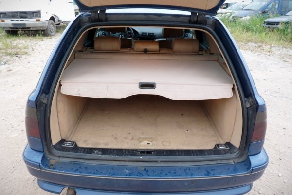 Drzwi tył lewe BMW 5 E39 2002 Kombi (Kod lakieru: TOPASBLAU METALLIC (364))