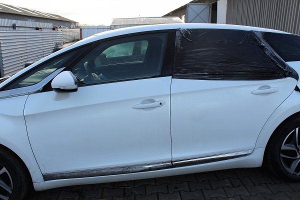 _Listwa chromowana drzwi tył prawa Citroen DS5 2014 (2011-2015) Hatchback 5-drzwi 