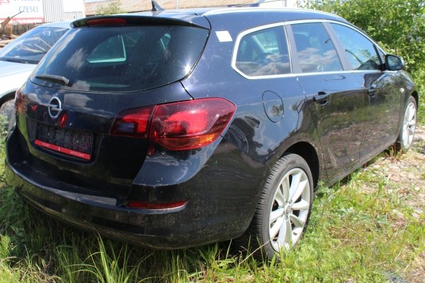 Sanki silnika Opel Astra J 2011 1.4Turbo A14NET Kombi