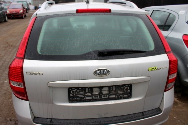 Błotnik przód prawy Kia Ceed I Lift ED 2011 1.4i G4FA Kombi  