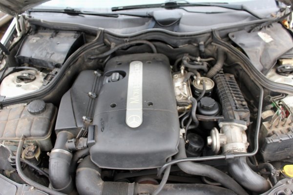 Szyba karoseryjna tył prawa trójkątna Mercedes C-klasa W203 2000-2006 Sedan 