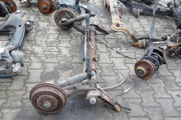 Belka Zawieszenie tył Renault Kangoo I 2003 1.2i D4F712 (Bębny, ABS)