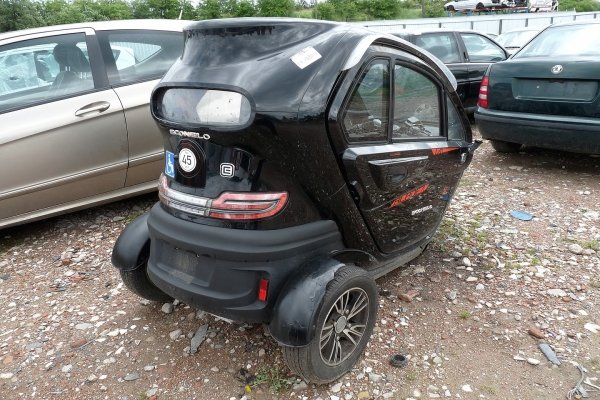 Szyba karoseryjna przód prawa Anaig Brisk 2020