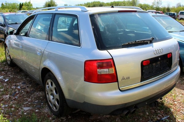 Maska Audi A6 C5 2002 2.4i BDV Kombi