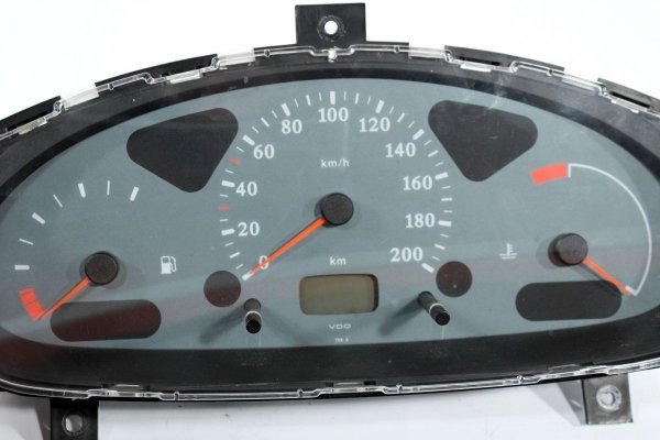 Licznik zegary Nissan Micra K11 2002 1.0i