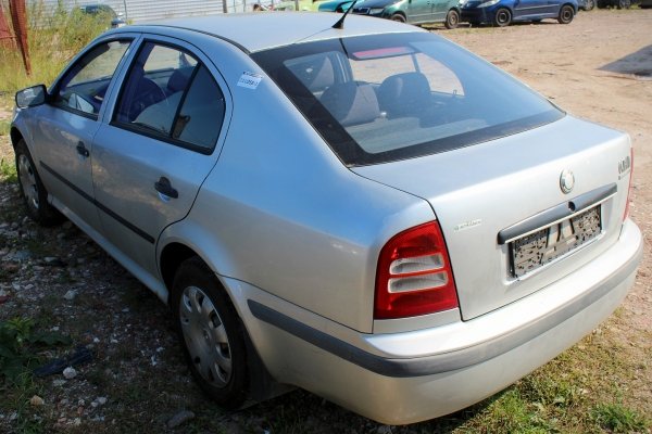 Skoda Octavia 1U 2001 1.6i AEE Sedan [B]