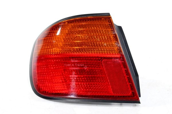 _Lampa tył lewa Nissan Primera P11 1996-1999 sedan