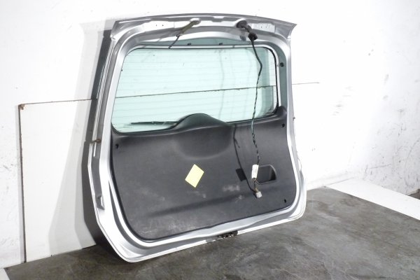 _Klapa Bagażnika Tył Ford Fusion 2005 1.6TDCI Minivan (goła klapa bez osprzętu)