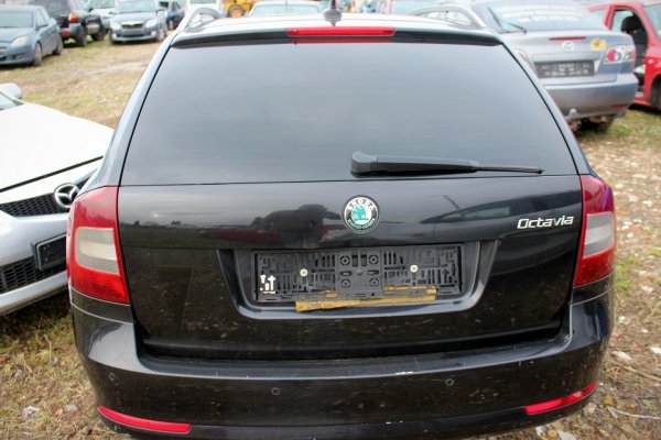 Zderzak tył Skoda Octavia II 1Z 2012 Kombi (kod lakieru LF9R)