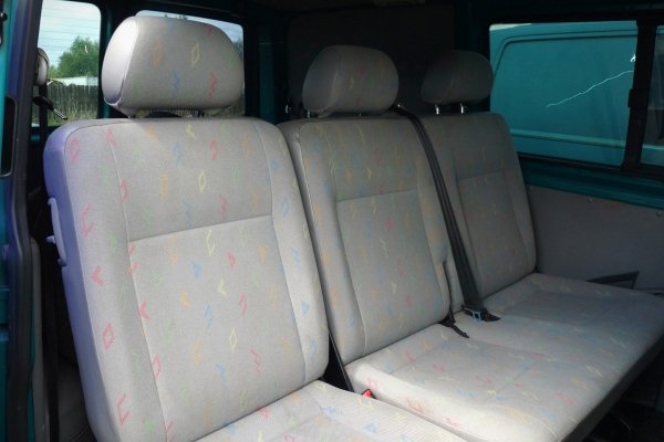 _Drzwi tył lewe skrzydełkowe VW Transporter T5 2005 Bus (kod lakieru: LL6T)