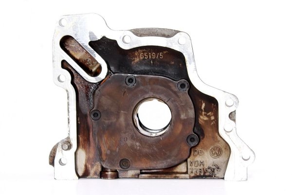 Pompa oleju VW Golf IV 1J 1997-2003 1.4i 16V