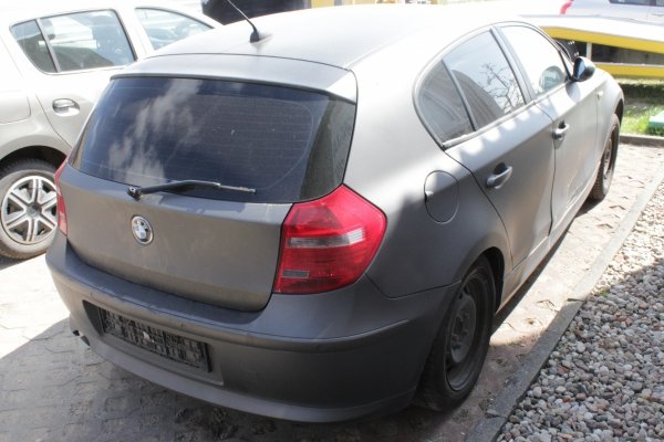 Fotel prawy BMW 1 E81 2008 1.6i N43B16 Hatchback 5-drzwi