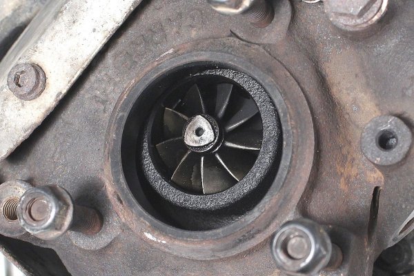 Turbosprężarka Audi A8 D2 1994-2002 3.3TDI AKF