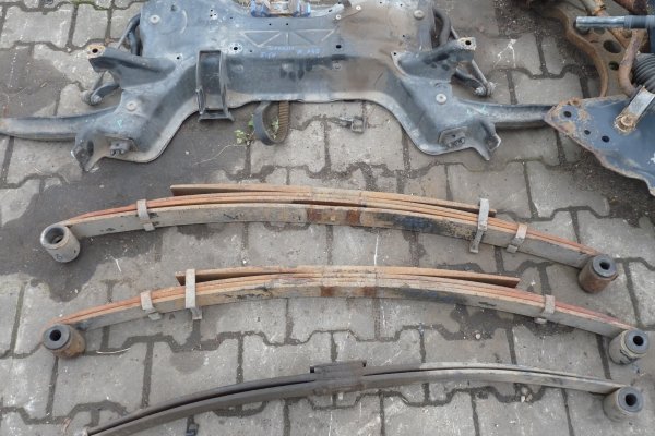 Resor tylny tył Mitsubishi Canter VI 2000 2.8TD 4M40-2AT (4-piórowy)