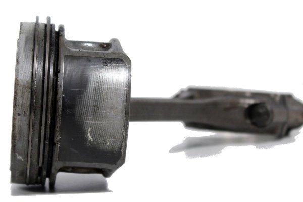 Tłok korbowód VW Passat B5 1996-2000 1.6i 8V AHL