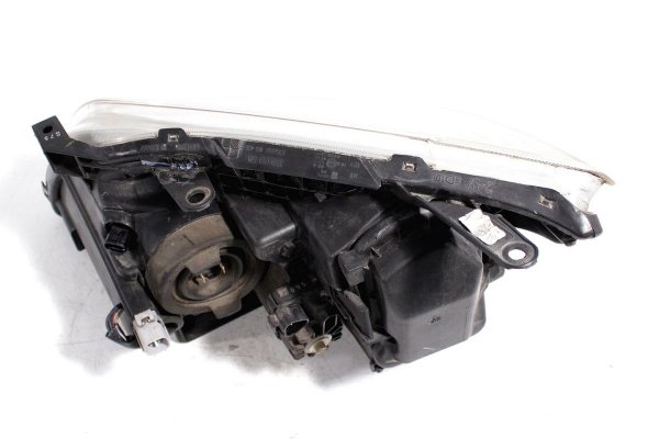 _Reflektor prawy Toyota Avensis T25 2003-2005