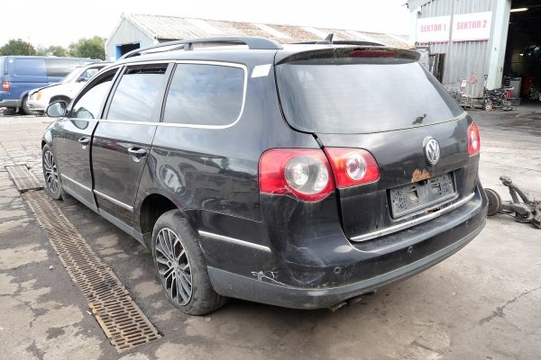 _Zamek drzwi przód lewy VW Passat B6 2007 Kombi 