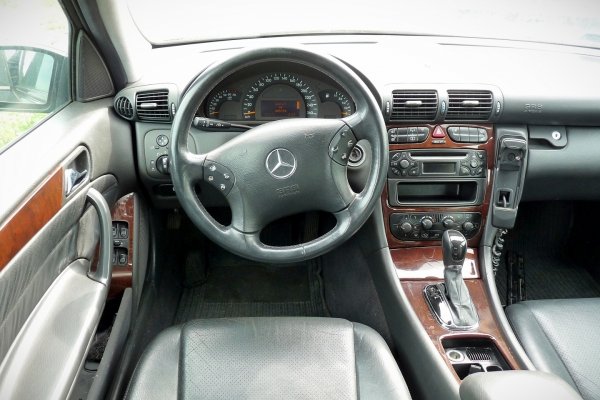 _Komplet fotel lewy kierowcy + fotel prawy pasażera + kanapa tył Mercedes C-Klasa W203 2002 Kombi