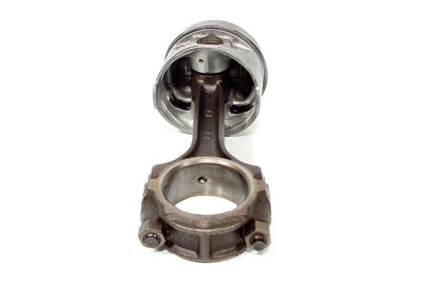 Tłok korbowód Hyundai Lantra J1 1990-1995 1.6 16V