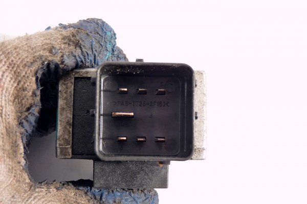 Przekaźnik świec żarowych Citroen / Peugeot 2008 1.4HDI 