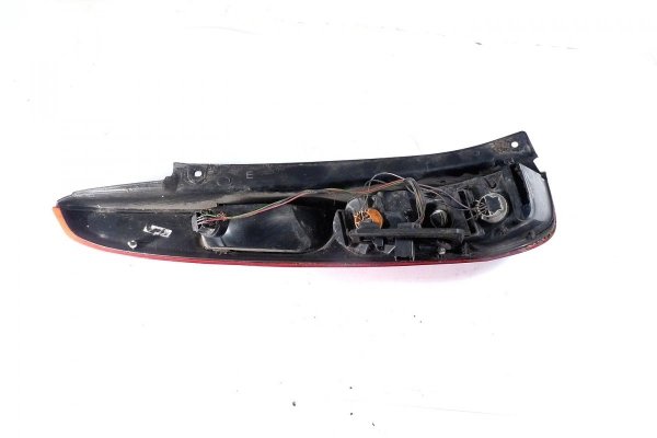 Lampa tył prawa Ford fiesta MK6 2005-2008 Hatchback 5-drzwi