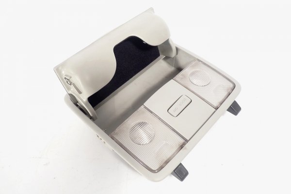 Lampka oświetlenia kabiny Hyundai i30 2007-2012 