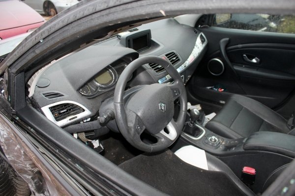 Zderzak przód (xenon) Renault Megane III 2009  (2008-2012) Kombi (TEKNG)