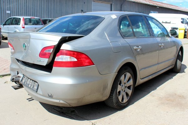 Podnośnik szyby przód prawy Skoda Superb 3T 2011 1.6TDI CAYC Liftback