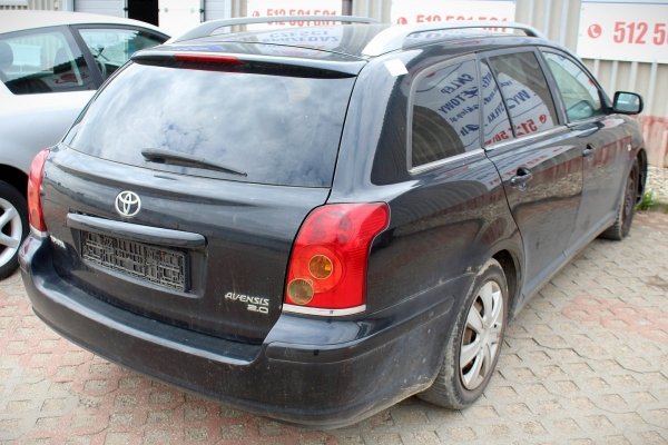 _Klapa Bagażnika Tył Toyota Avensis T25 2005 2.0D4D Kombi (goła klapa bez osprzętu)
