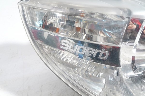 Reflektor prawy Skoda Superb 3T 2011 Liftback