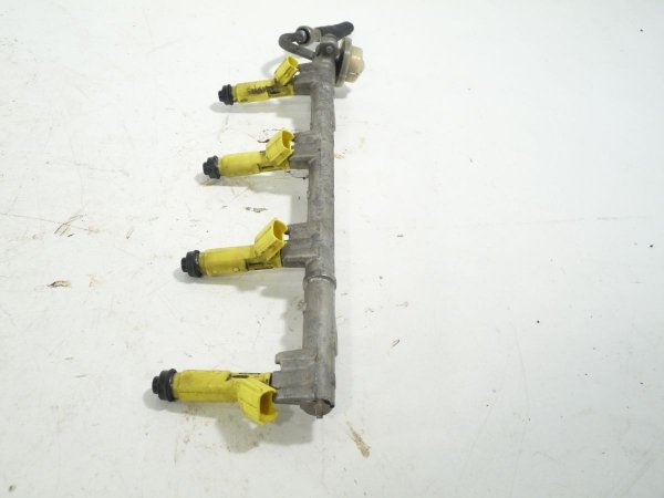 _Listwa wtryskowa Toyota Avensis Verso 2002 2.0VVTI
