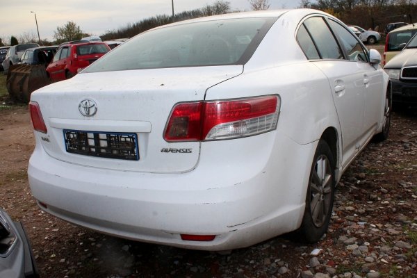 Lampa tył lewa Toyota Avensis T27 2009 Sedan
