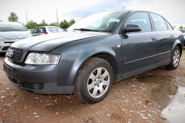Drzwi przód prawe Audi A4 B6 2001 2.0i ALT Sedan