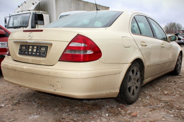 Kanapa Mercedes E-klasa W211 2002 Sedan 
