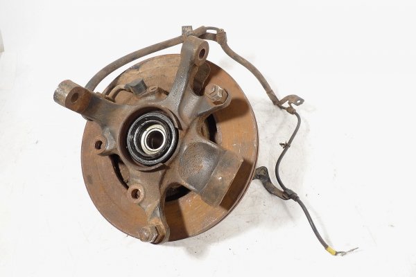 Zwrotnica przód lewa Nissan Navara D22 1997-2004 2.5TD