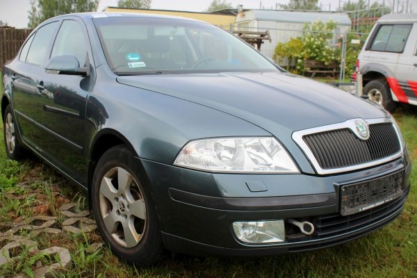 _Błotnik przód prawy Skoda Octavia II 1Z 2004 1.6FSI BLF Liftback