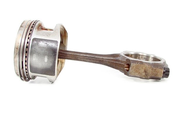 Tłok korbowód Toyota Avensis T22 1998-2000 1.8 16V