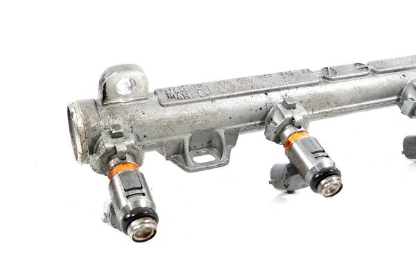 Listwa wtryskowa VW Bora 1J 1998-2008 1.4i 16V