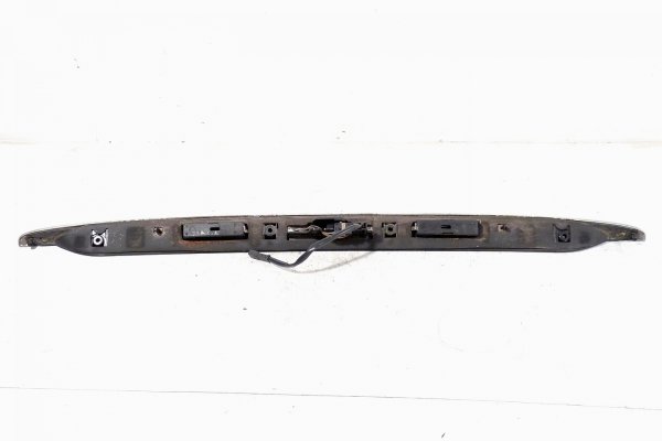 Listwa stycznik klapy bagażnika tył BMW 3 E46 2002 Kombi (Kod lakieru: TITANSILBER METALLIC)