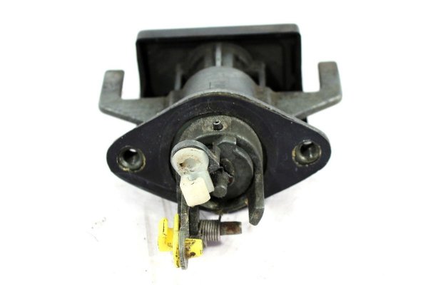 _Wkładka zamka klapy Nissan Primera P11 1996-2002