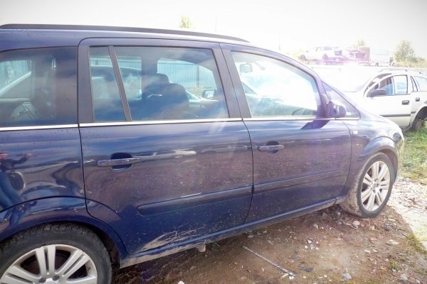 Roleta bagażnika Opel Zafira B 2006 Minivan