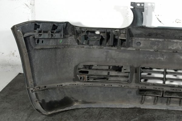 Zderzak przód VW Golf IV 1J 2000 (kod lakieru: LC6M)